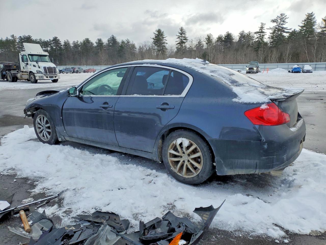 2011 INFINITI G37 BASE photo 4