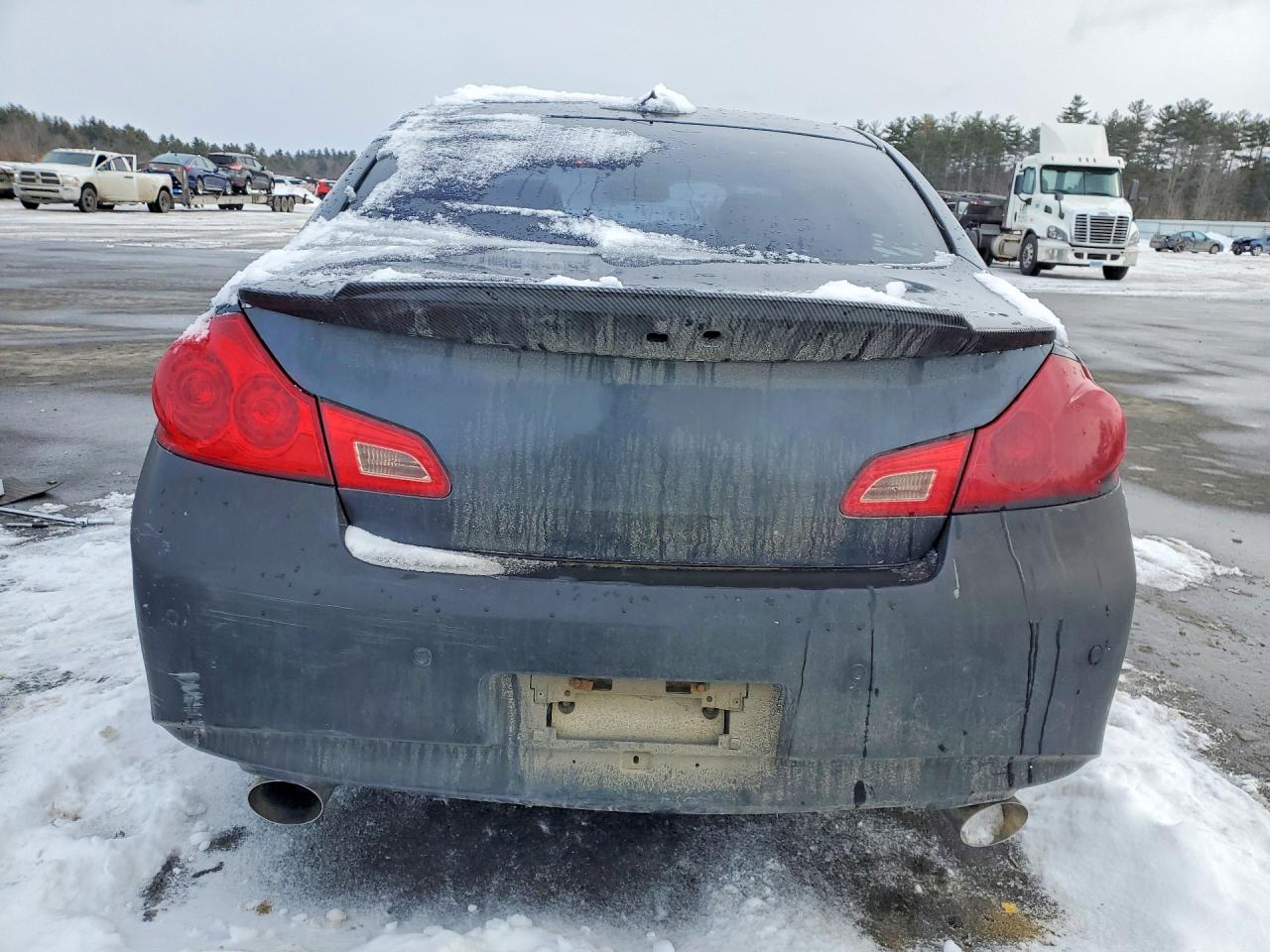2011 INFINITI G37 BASE photo 16