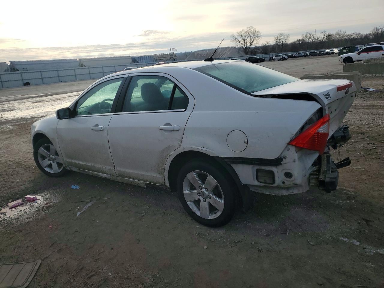2010 FORD FUSION SE photo 3
