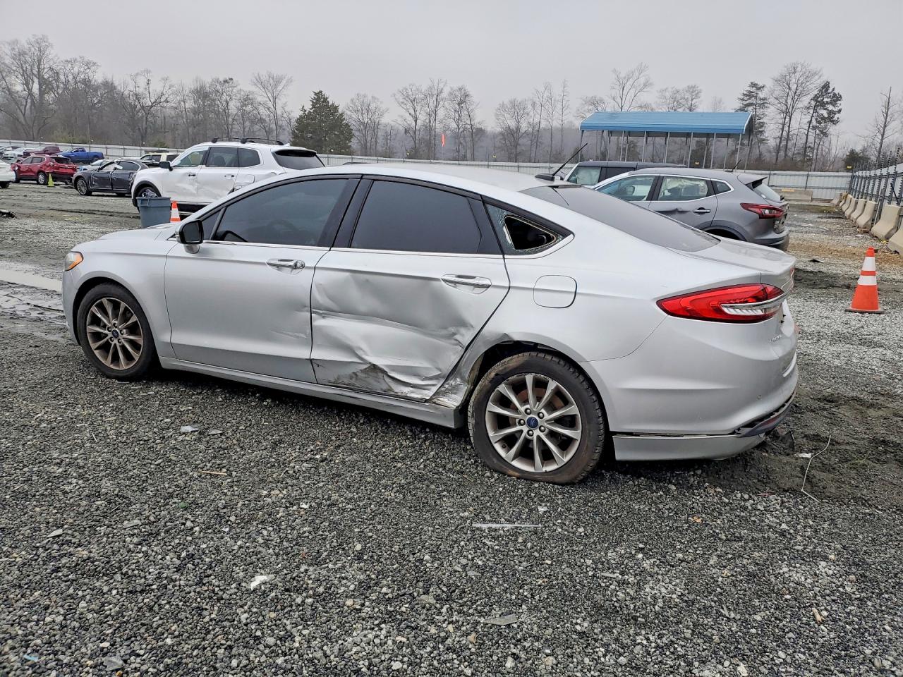 2017 FORD FUSION SE photo 3