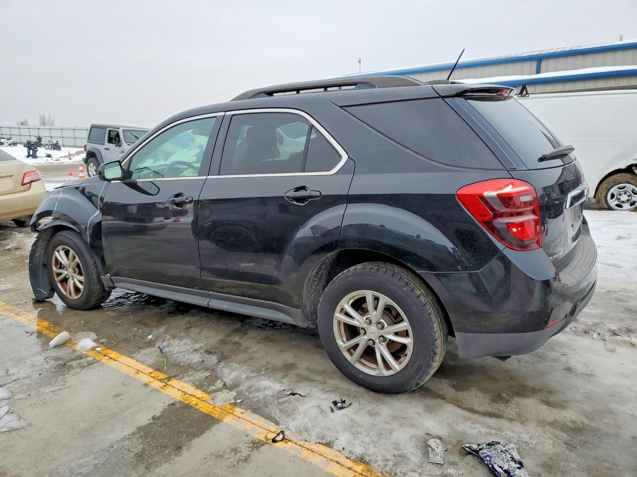 2017 CHEVROLET EQUINOX LT photo 4