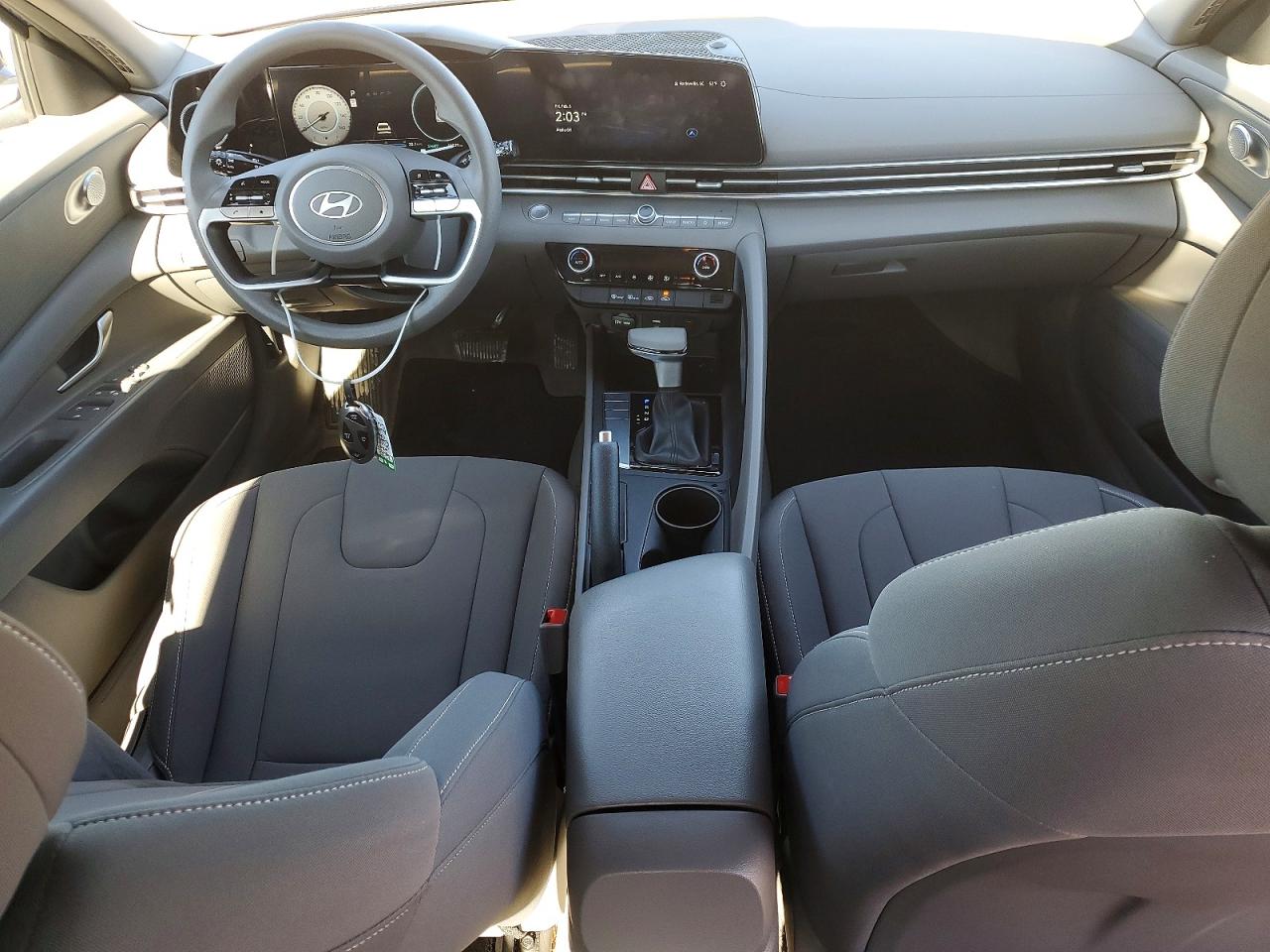 2024 HYUNDAI ELANTRA SEL photo 8