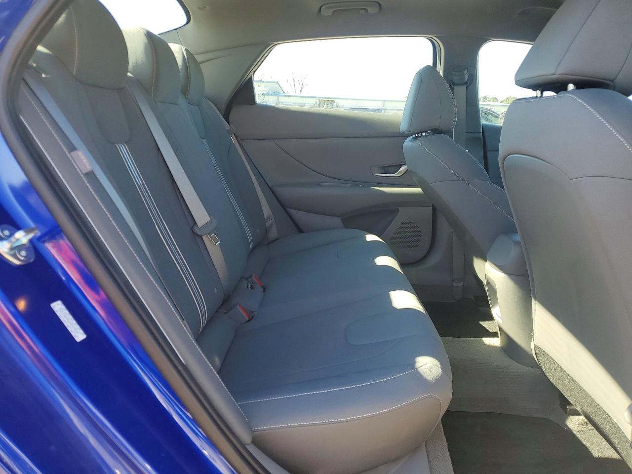 2024 HYUNDAI ELANTRA SEL photo 10