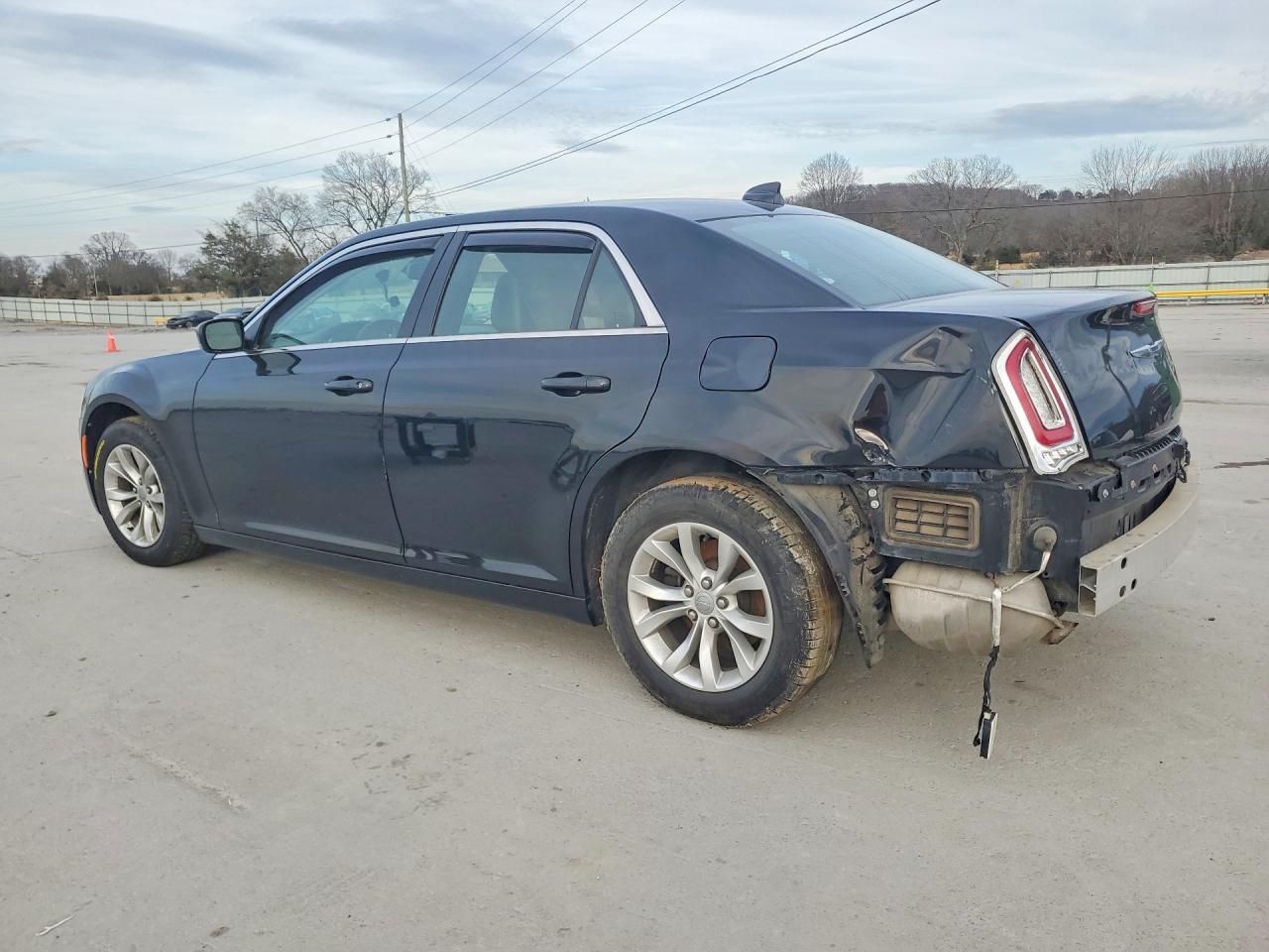 2015 CHRYSLER 300 LIMITED photo 3