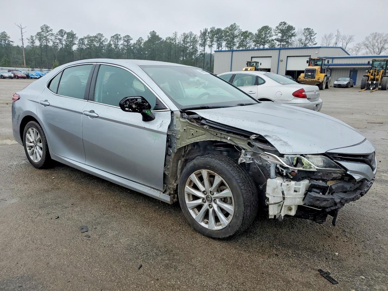 2019 TOYOTA CAMRY L photo 10
