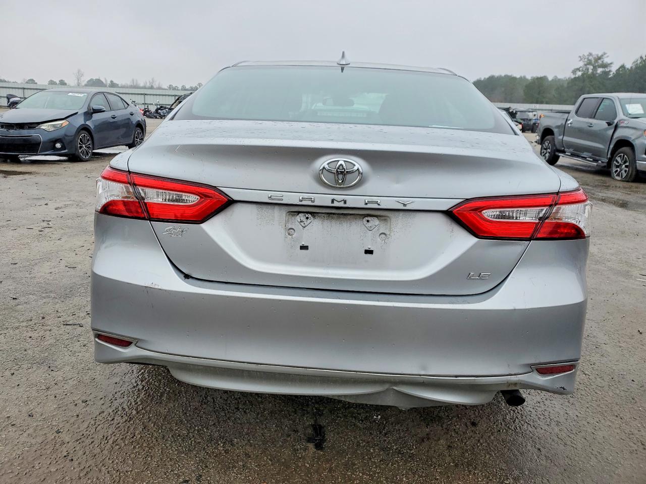2019 TOYOTA CAMRY L photo 16