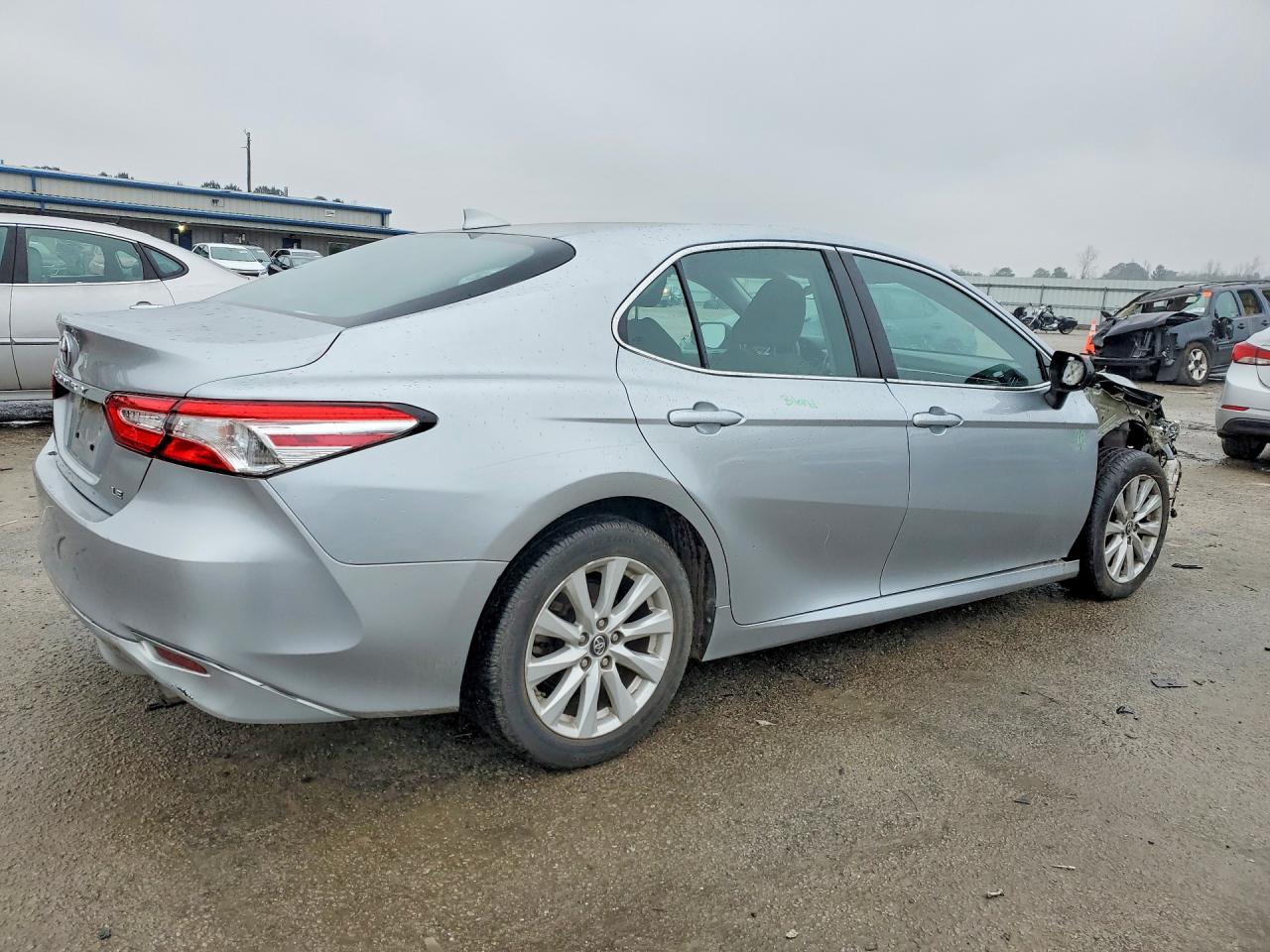 2019 TOYOTA CAMRY L photo 7
