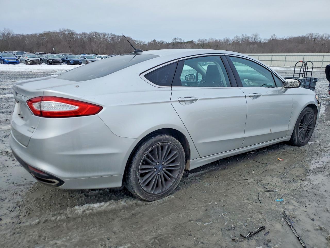 2013 FORD FUSION SE photo 3