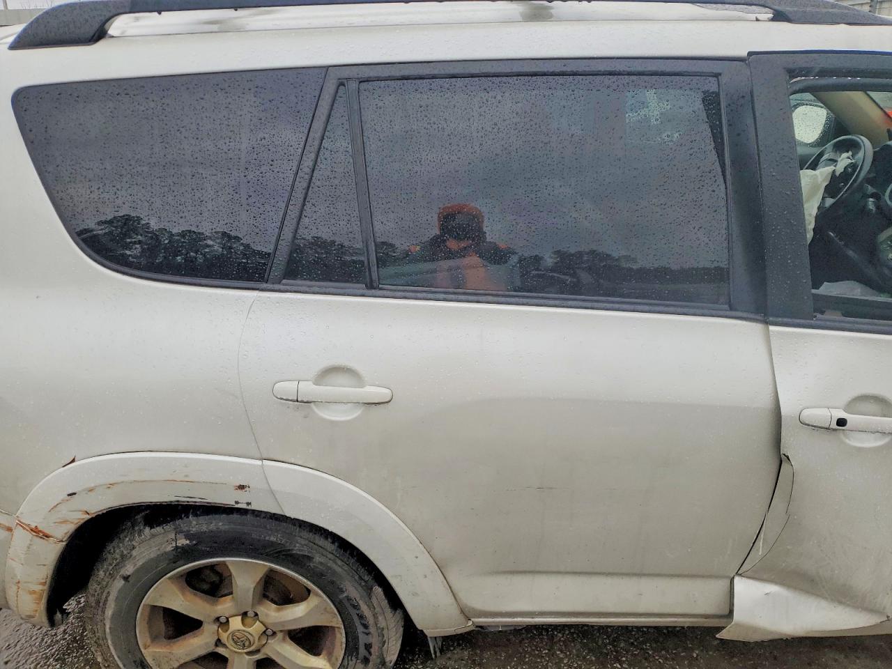 2011 TOYOTA RAV4 LIMITED photo 11