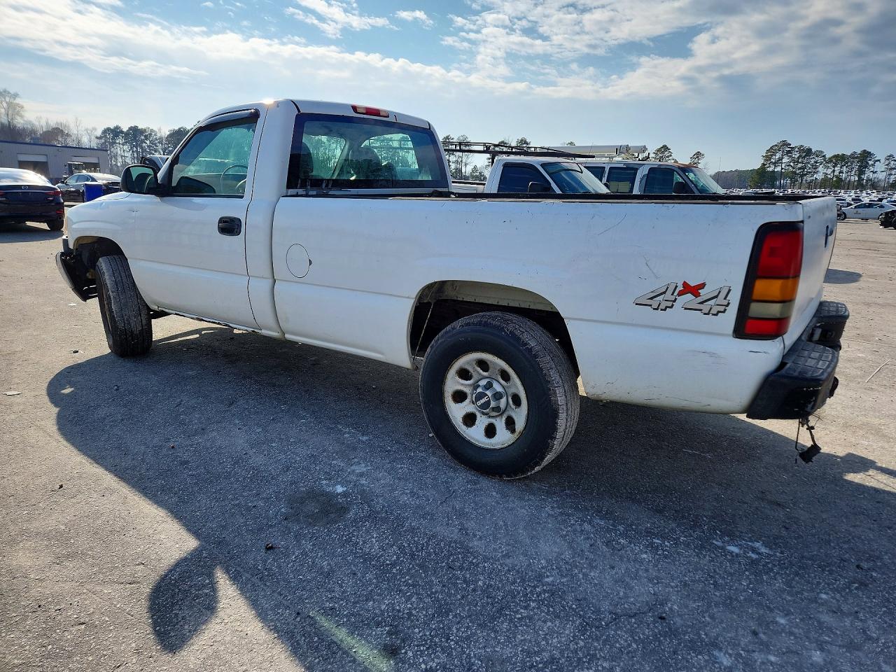 2007 GMC NEW SIERRA K1500 CLASSIC photo 4