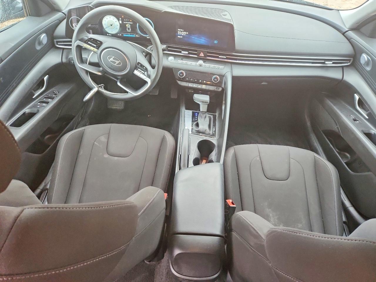 2024 HYUNDAI ELANTRA SEL photo 22