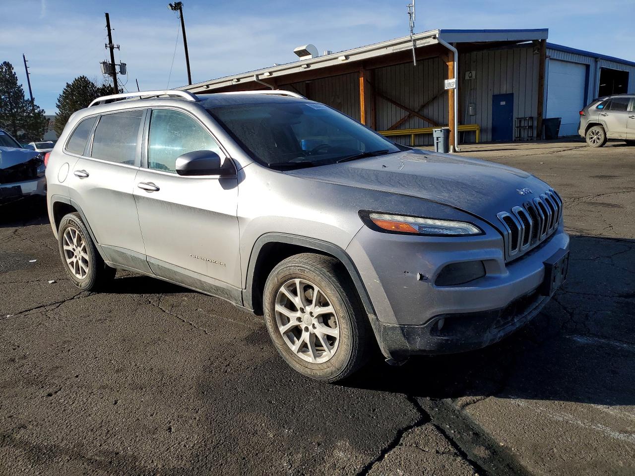 2016 JEEP CHEROKEE LATITUDE photo 4