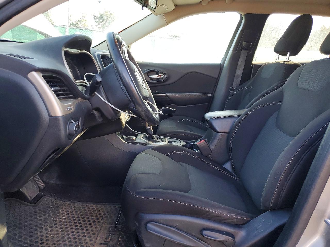 2016 JEEP CHEROKEE LATITUDE photo 7
