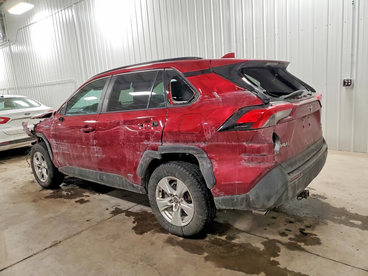 2021 TOYOTA RAV4 XLE photo 4
