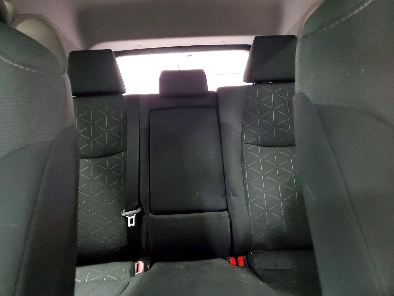 2021 TOYOTA RAV4 XLE photo 28
