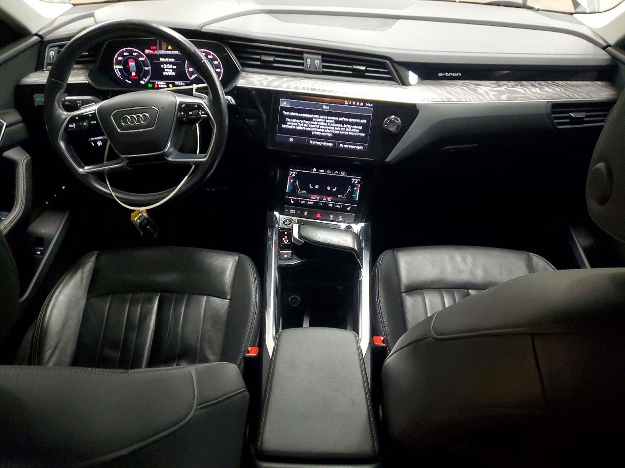 2022 AUDI E-TRON PREMIUM photo 15