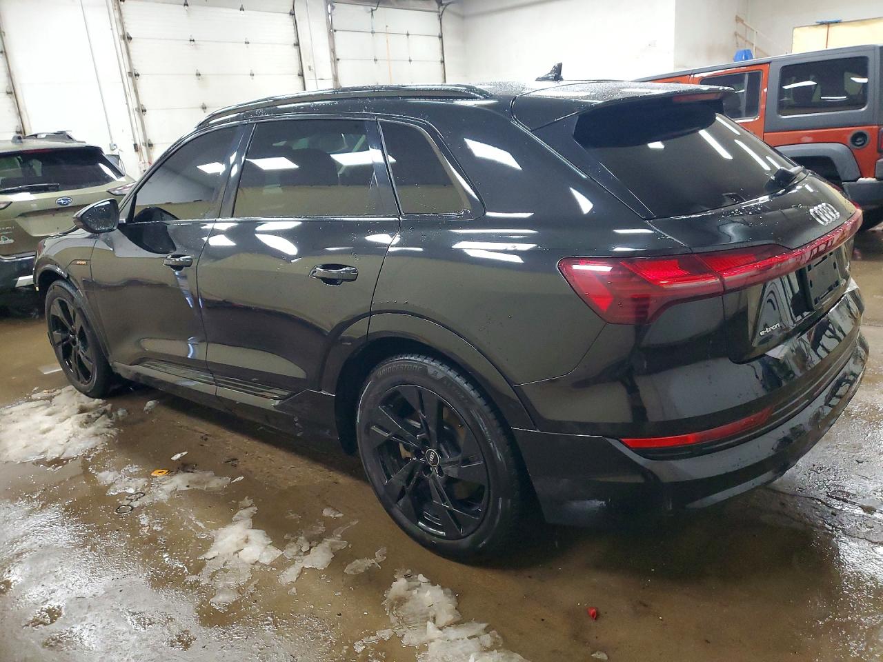 2022 AUDI E-TRON PREMIUM photo 3