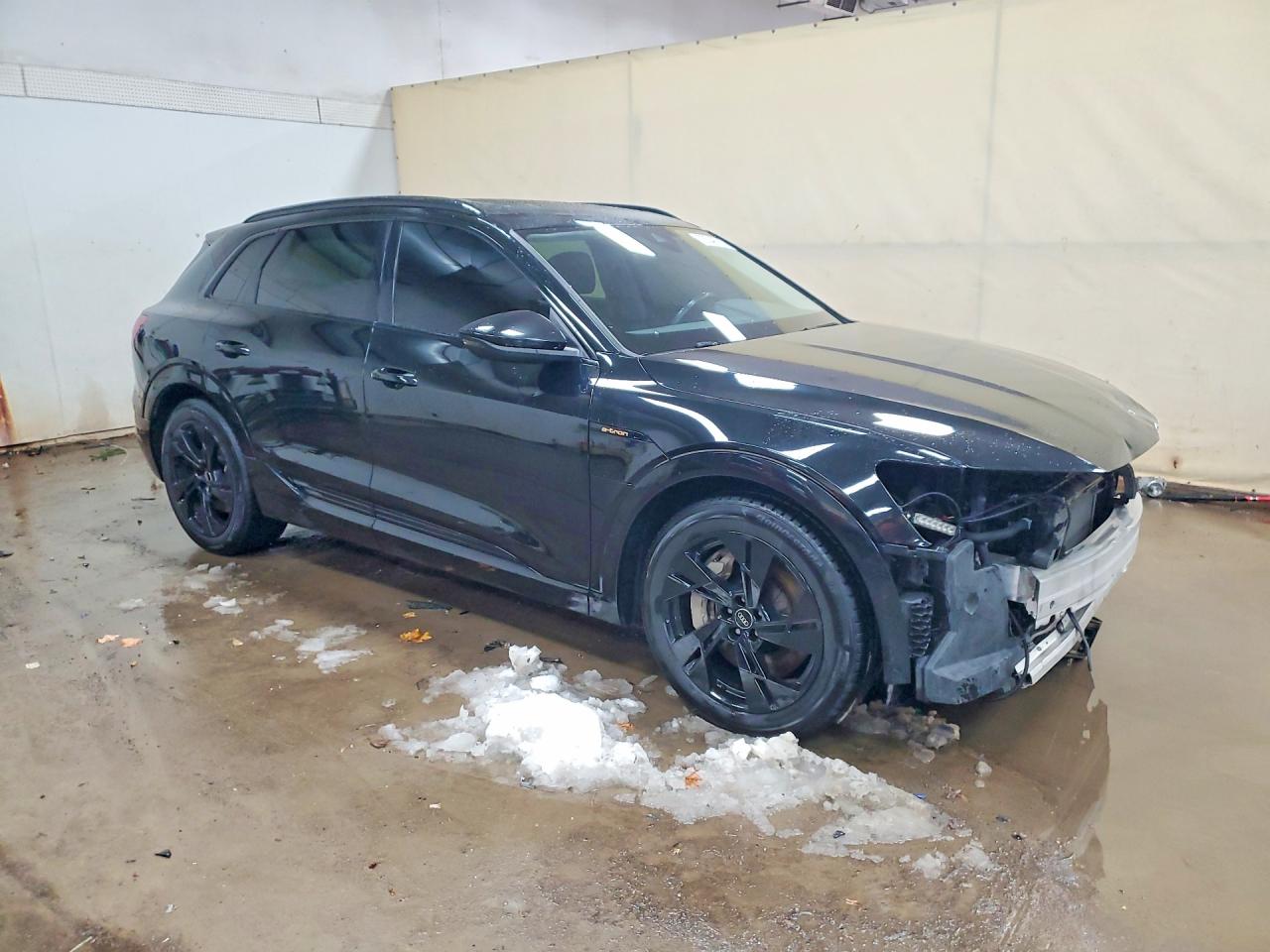 2022 AUDI E-TRON PREMIUM photo 7