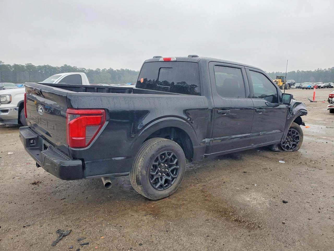 2024 FORD F150 XLT photo 5