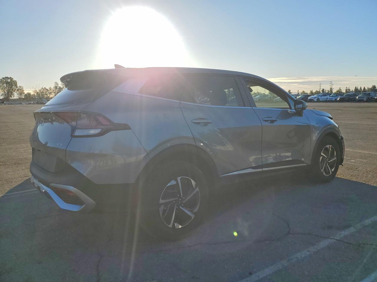 2025 KIA SPORTAGE LX photo 3