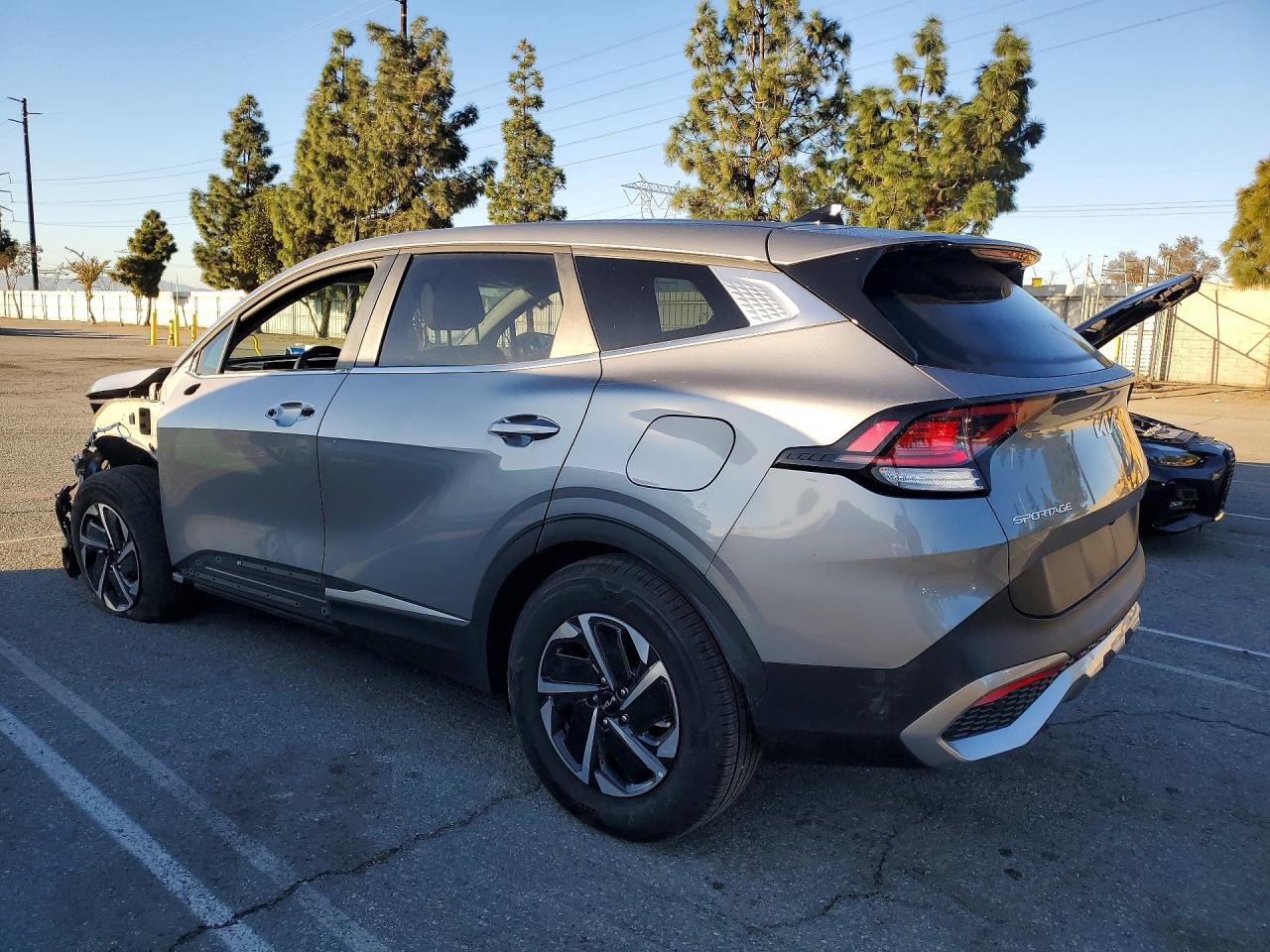 2025 KIA SPORTAGE LX photo 2