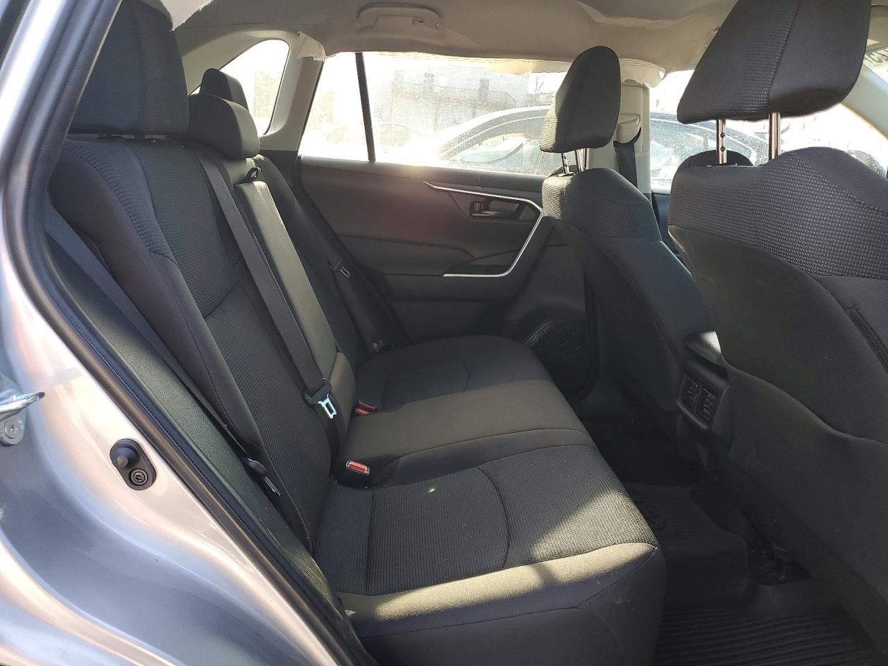2025 TOYOTA RAV4 LE photo 21