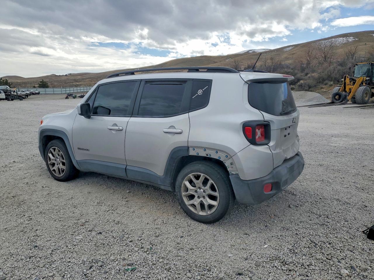 2015 JEEP RENEGADE LATITUDE photo 2