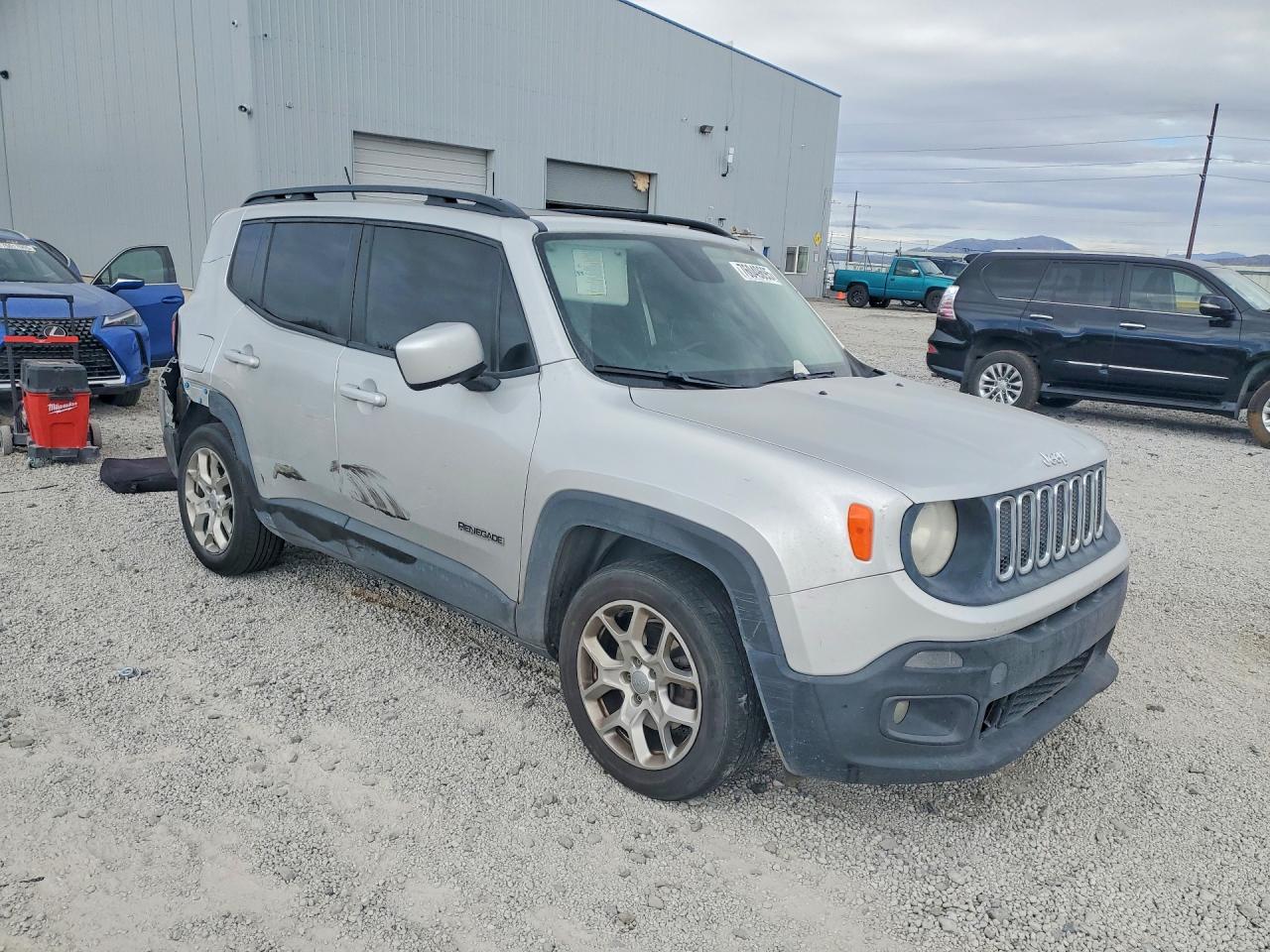 2015 JEEP RENEGADE LATITUDE photo 4