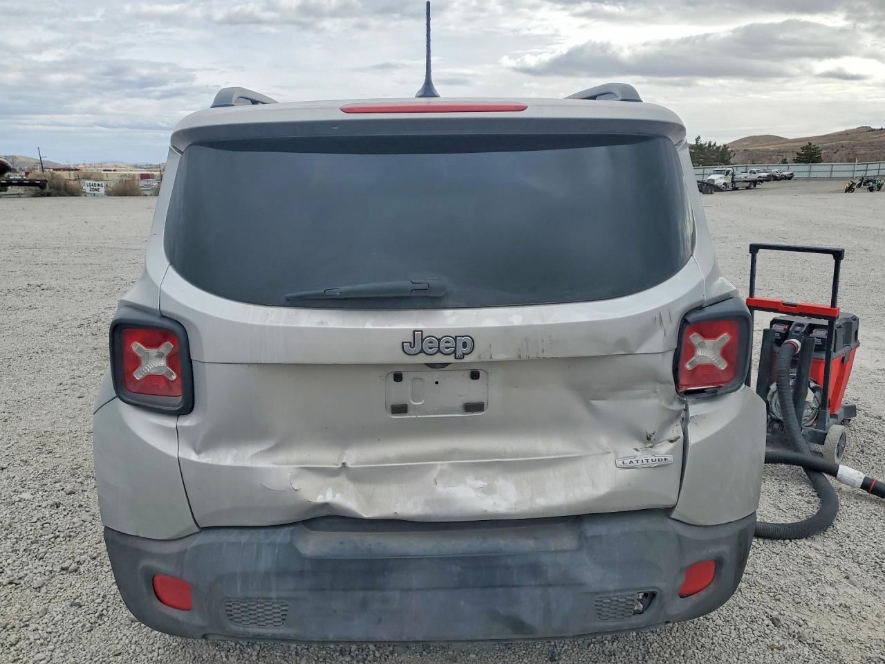 2015 JEEP RENEGADE LATITUDE photo 6