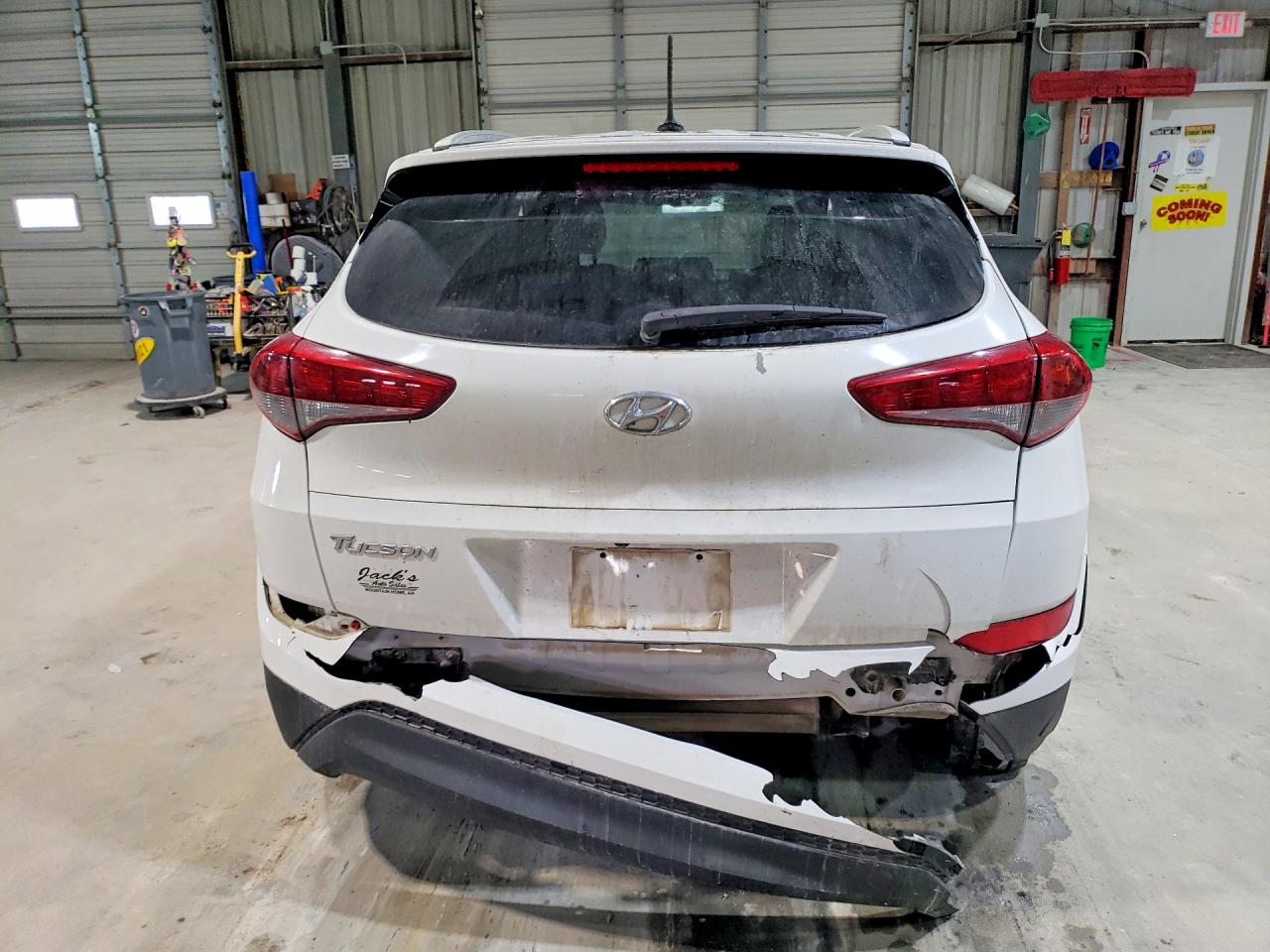 2017 HYUNDAI TUCSON SE photo 6