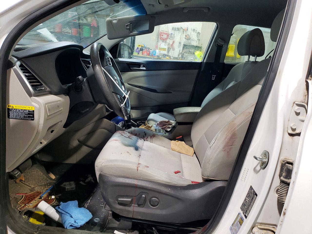 2017 HYUNDAI TUCSON SE photo 7