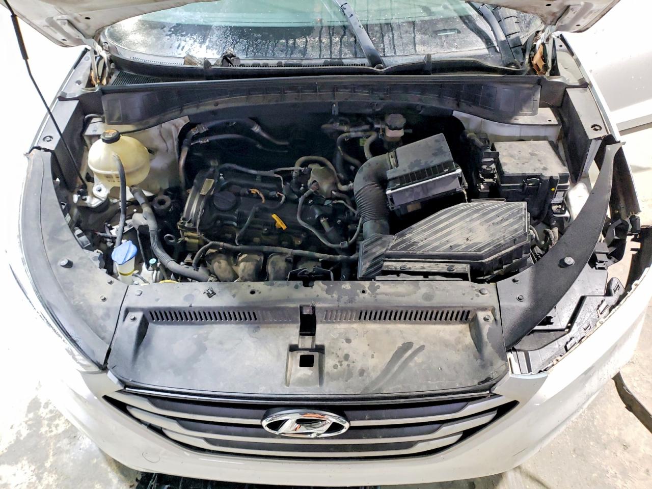 2017 HYUNDAI TUCSON SE photo 12
