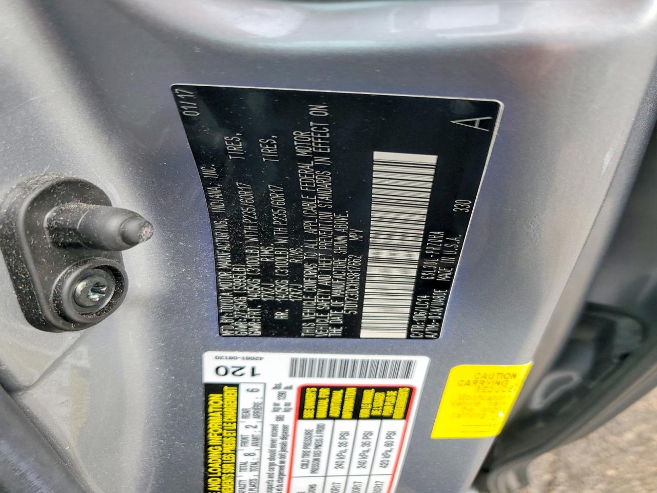 2017 TOYOTA SIENNA XLE 8-PASSENGER photo 13