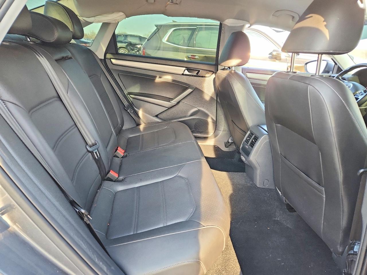2020 VOLKSWAGEN PASSAT SE photo 28