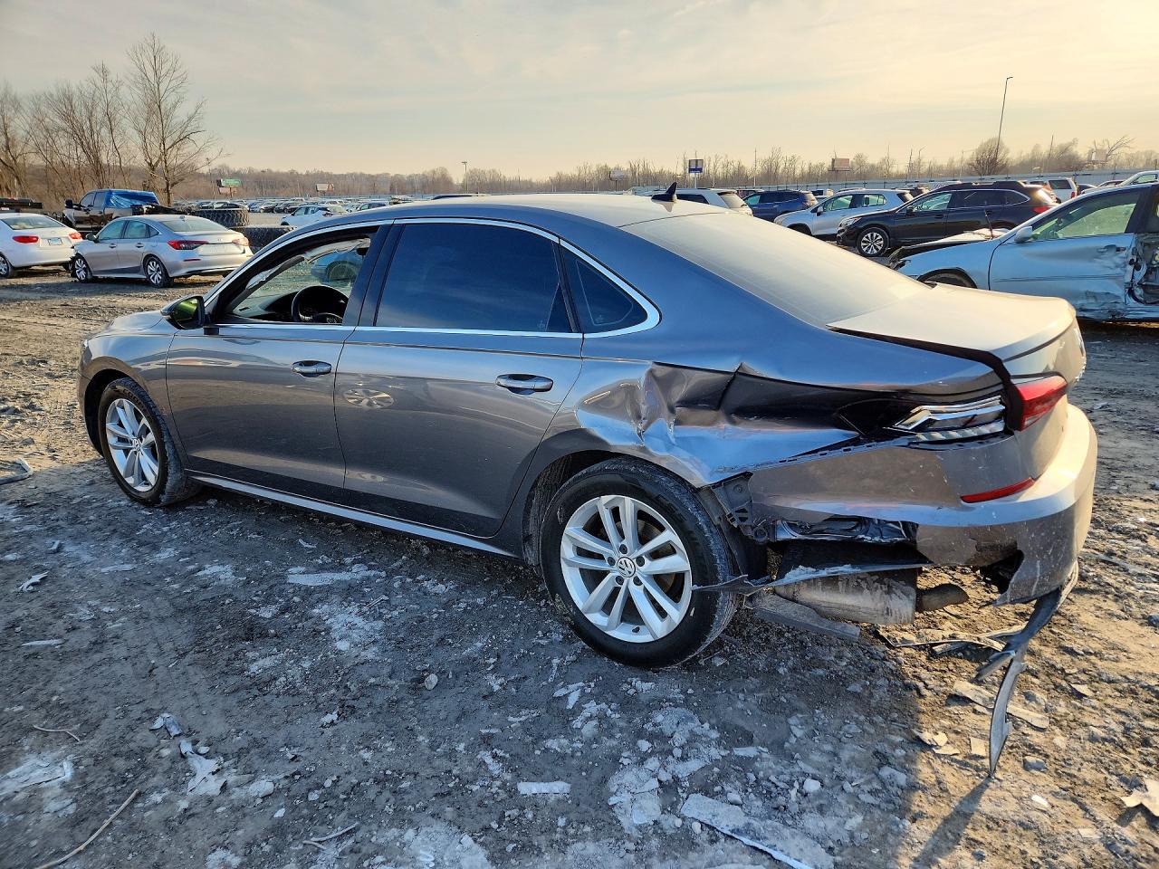 2020 VOLKSWAGEN PASSAT SE photo 4