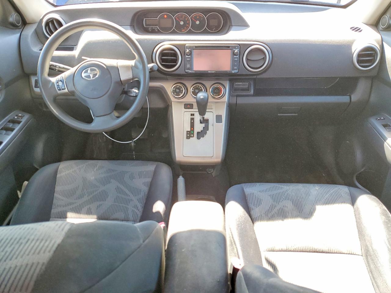 2014 TOYOTA SCION photo 8