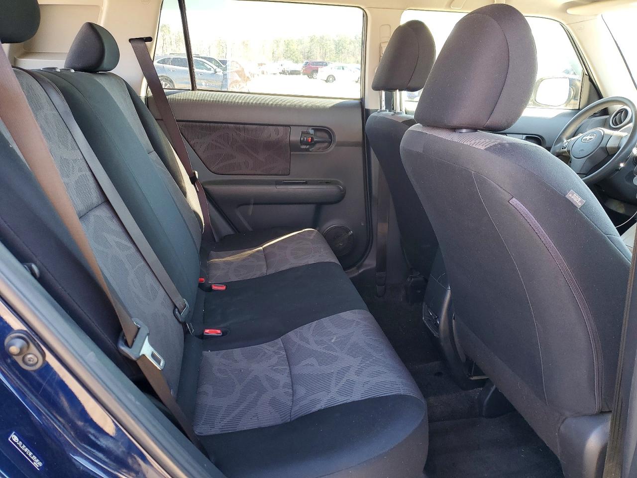 2014 TOYOTA SCION photo 10