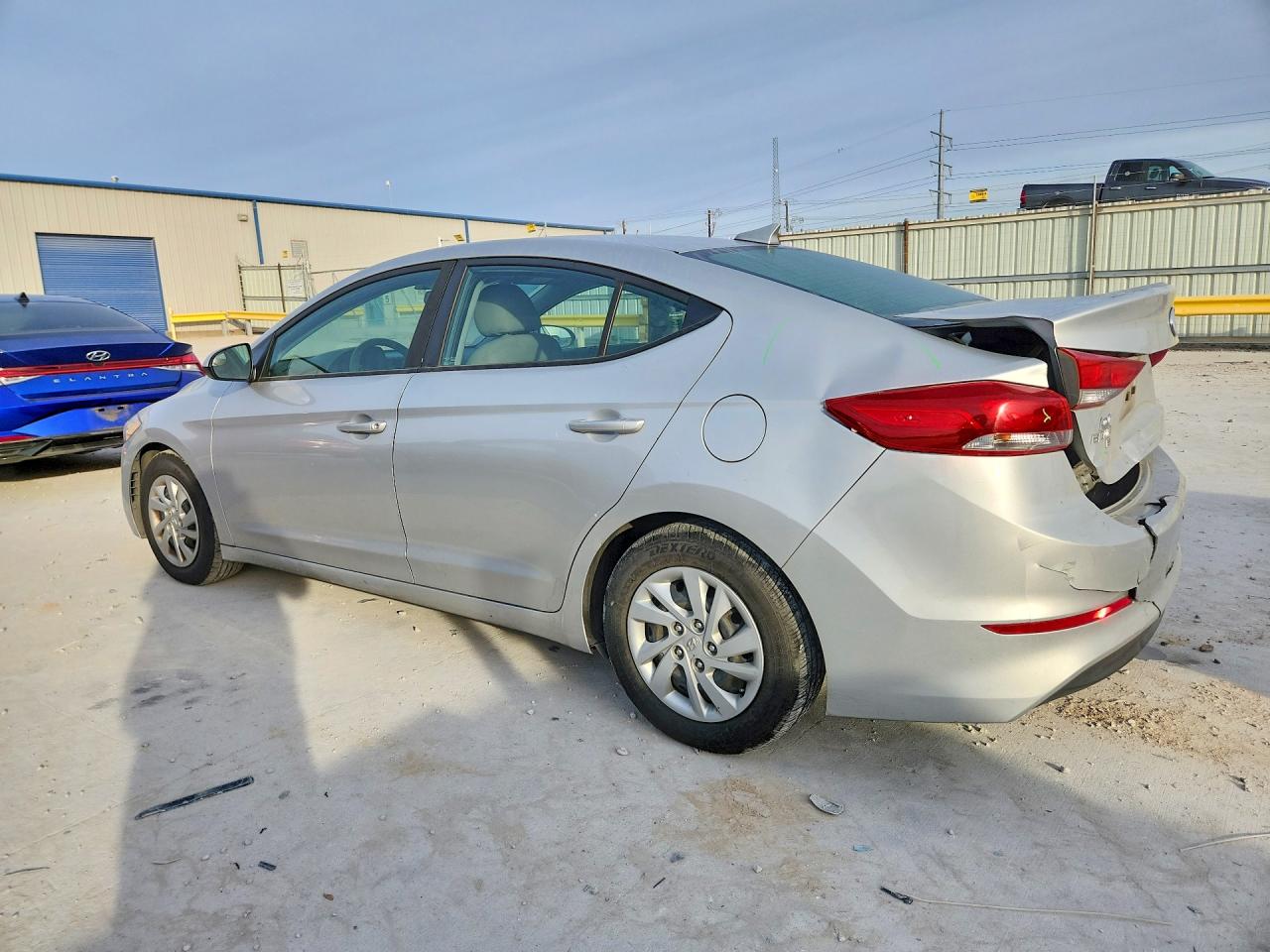 2017 HYUNDAI ELANTRA SE photo 3