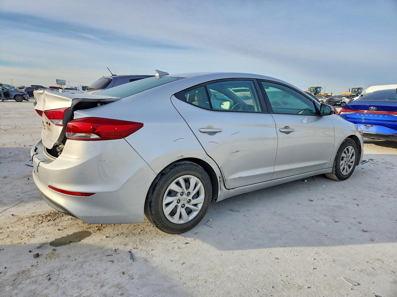 2017 HYUNDAI ELANTRA SE photo 5