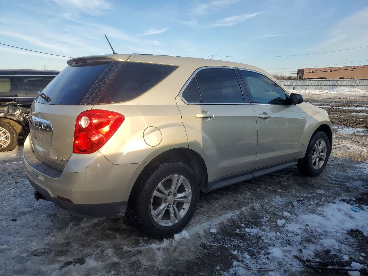 2013 CHEVROLET EQUINOX LS photo 5