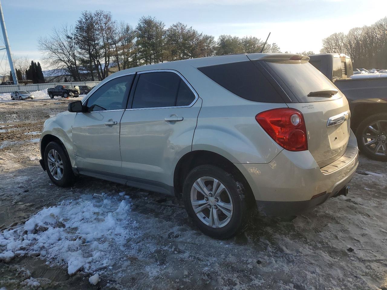 2013 CHEVROLET EQUINOX LS photo 3