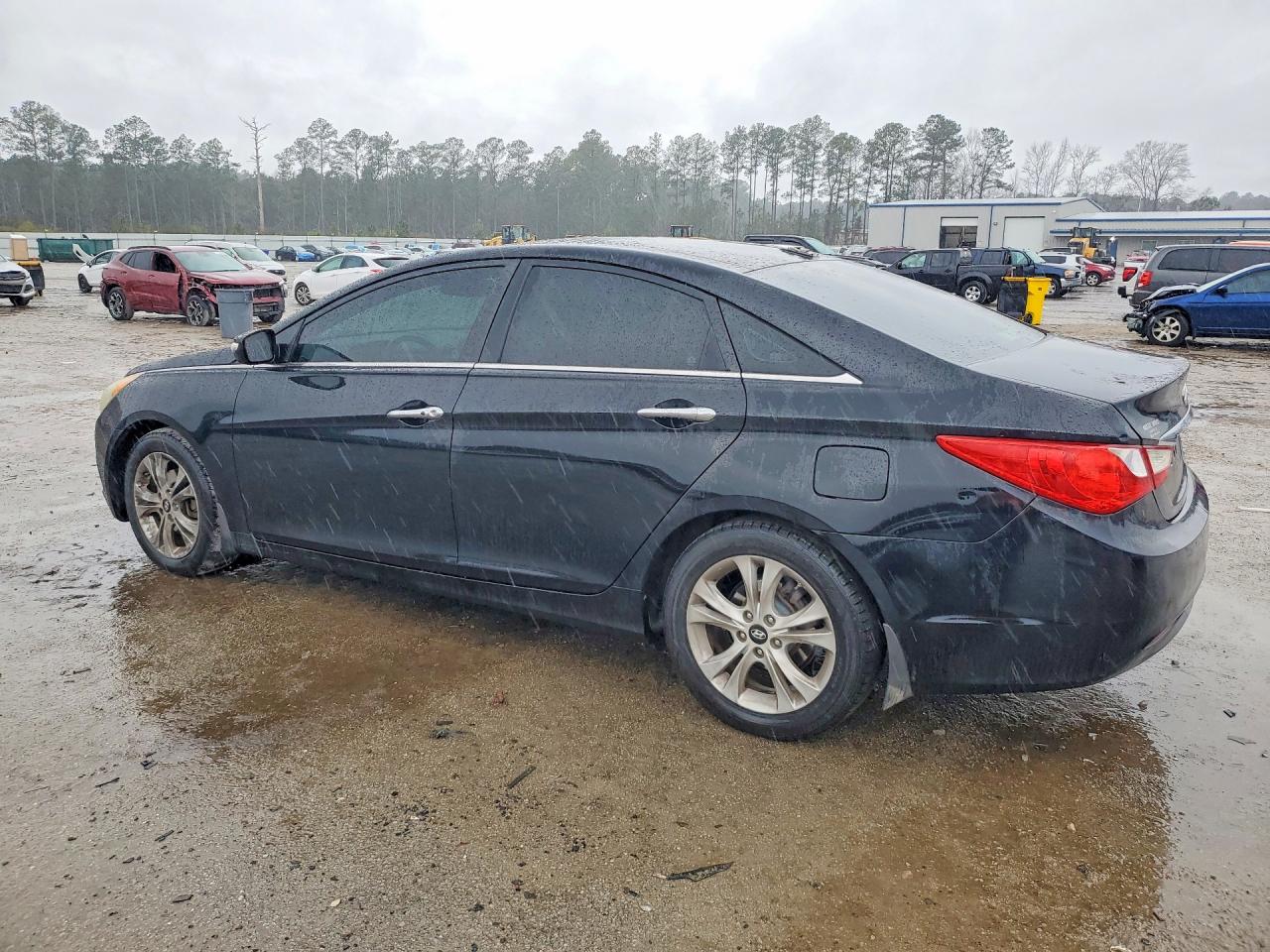 2013 HYUNDAI SONATA SE photo 3
