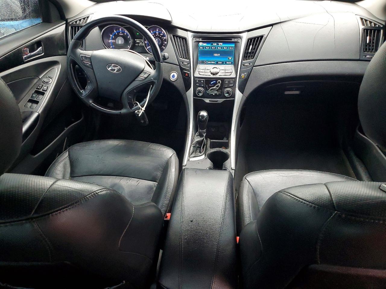 2013 HYUNDAI SONATA SE photo 15
