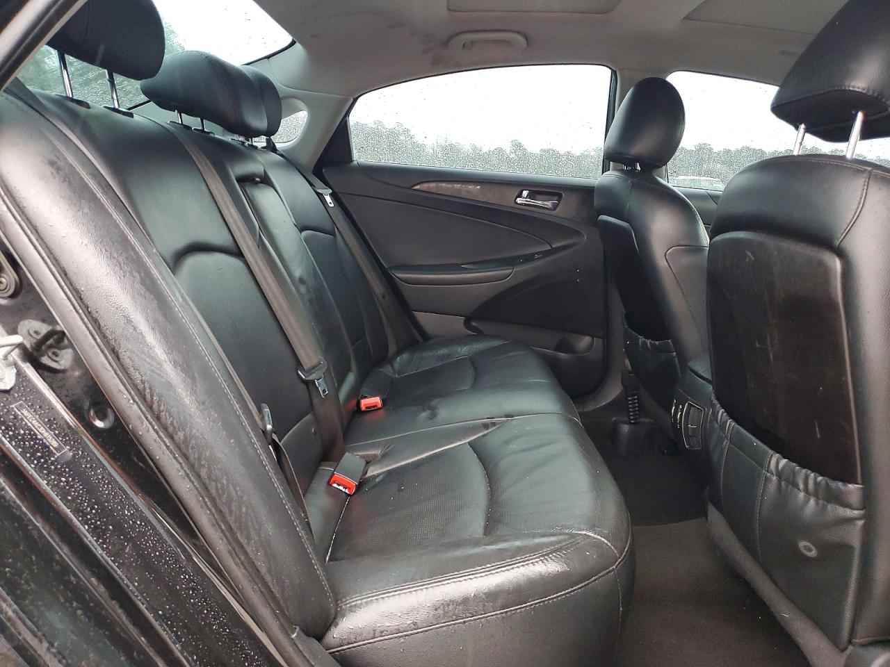 2013 HYUNDAI SONATA SE photo 19
