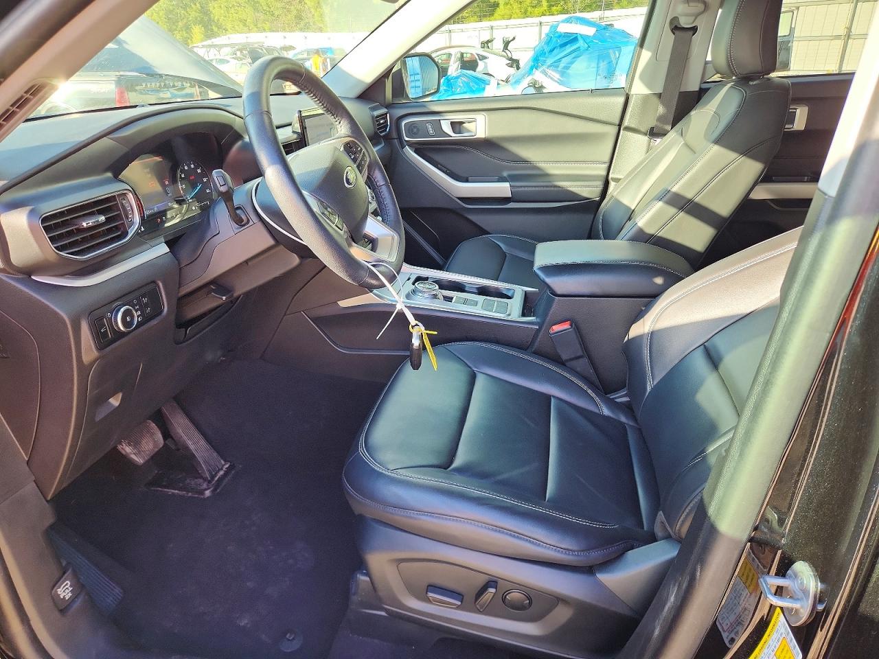 2023 FORD EXPLORER XLT photo 7