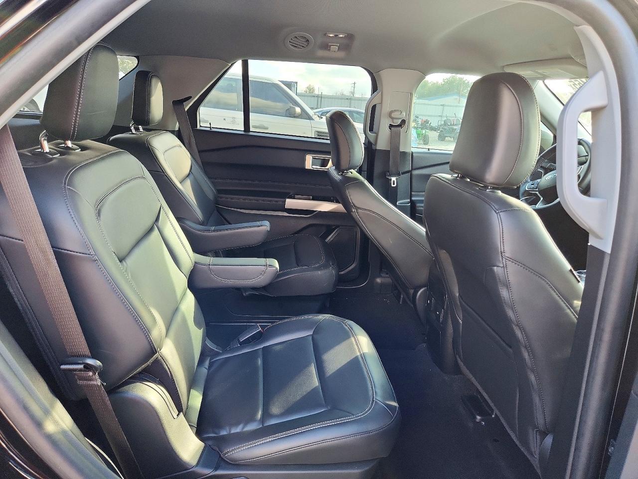 2023 FORD EXPLORER XLT photo 11