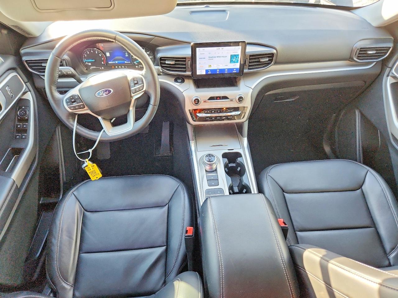 2023 FORD EXPLORER XLT photo 8