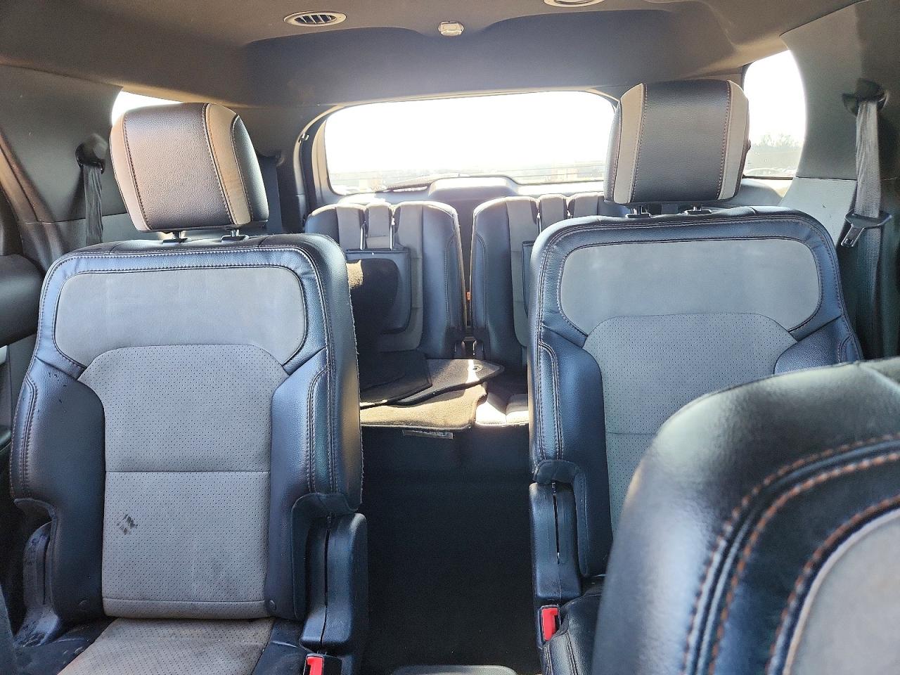 2017 FORD EXPLORER XLT photo 19