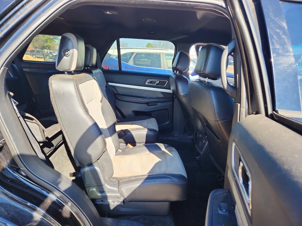 2017 FORD EXPLORER XLT photo 21