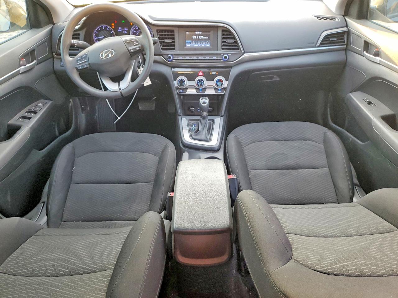 2019 HYUNDAI ELANTRA SE photo 8